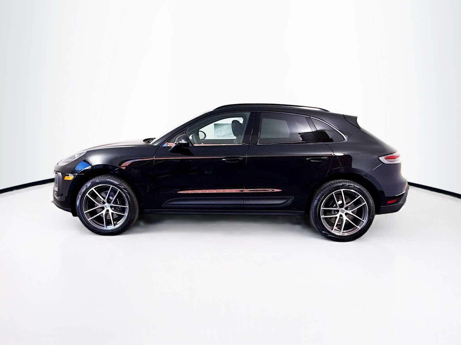 Thumbnail: 2026 Porsche Macan - 2