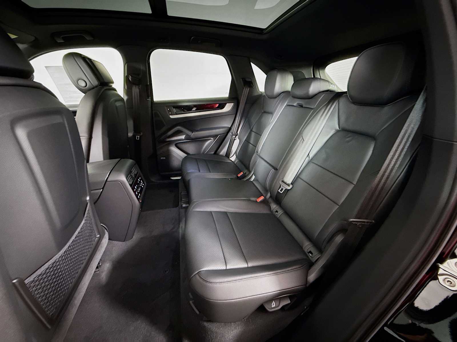 Thumbnail: 2026 Porsche Cayenne - 17