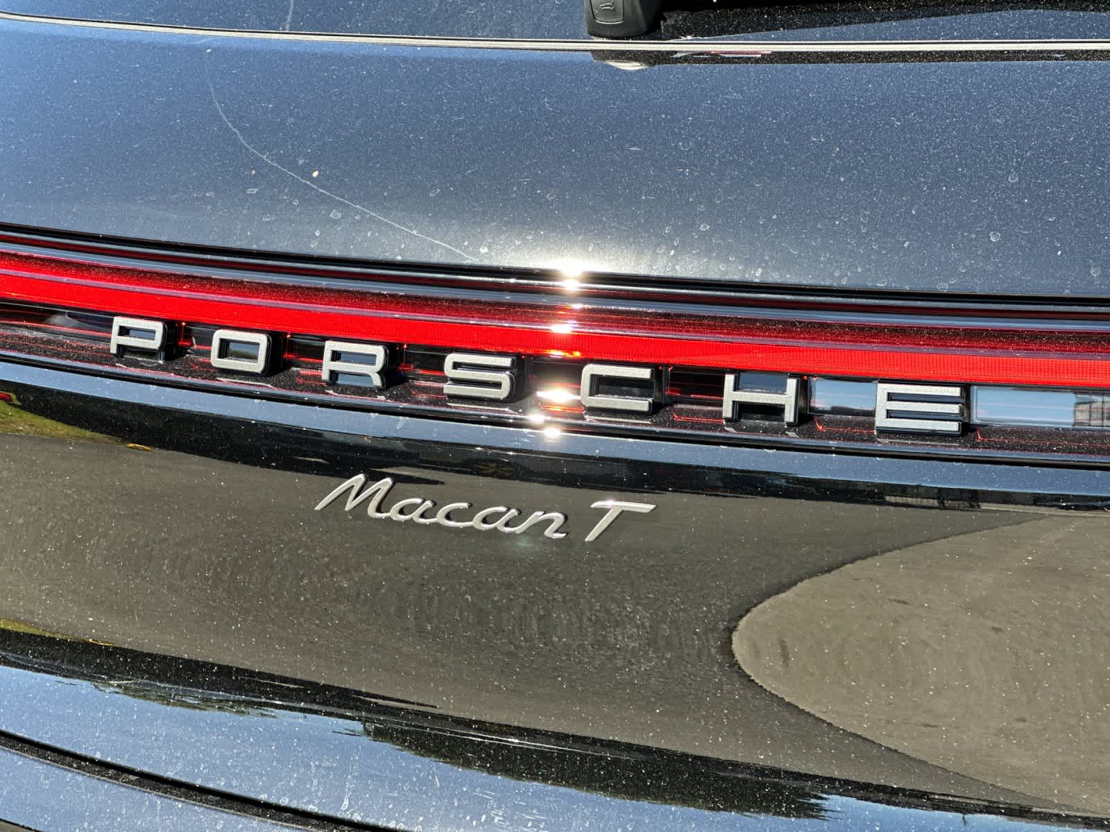 Thumbnail: 2026 Porsche Macan - 32