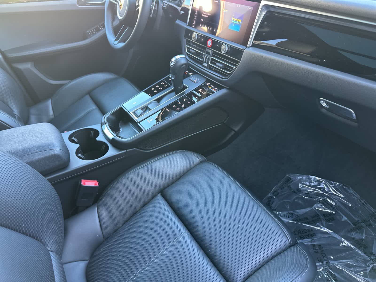 Thumbnail: 2025 Porsche Macan - 17