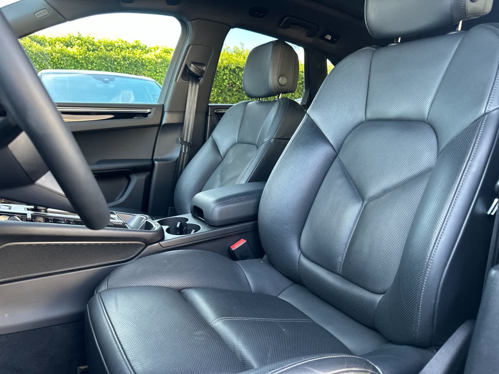 Thumbnail: 2025 Porsche Macan - 5