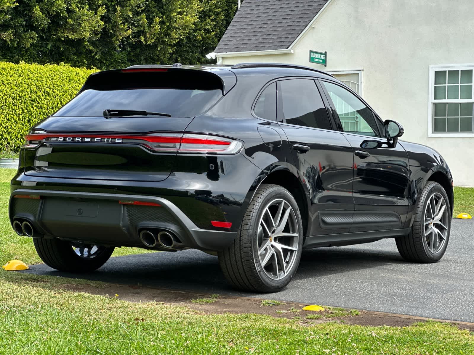 Thumbnail: 2026 Porsche Macan - 8
