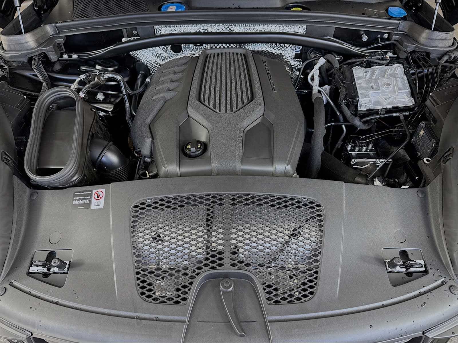 Thumbnail: 2026 Porsche Macan - 23