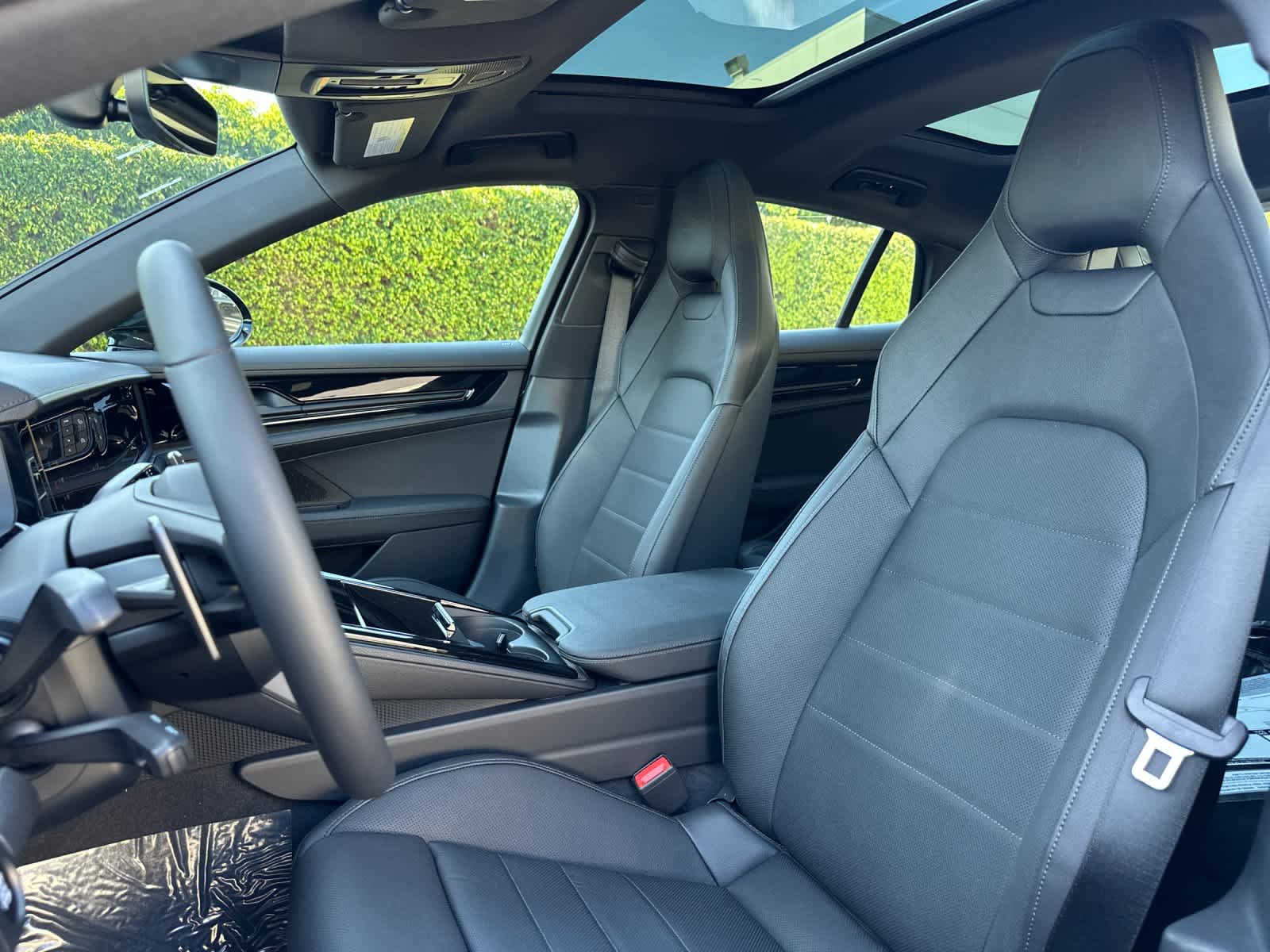 Thumbnail: 2026 Porsche Panamera - 5