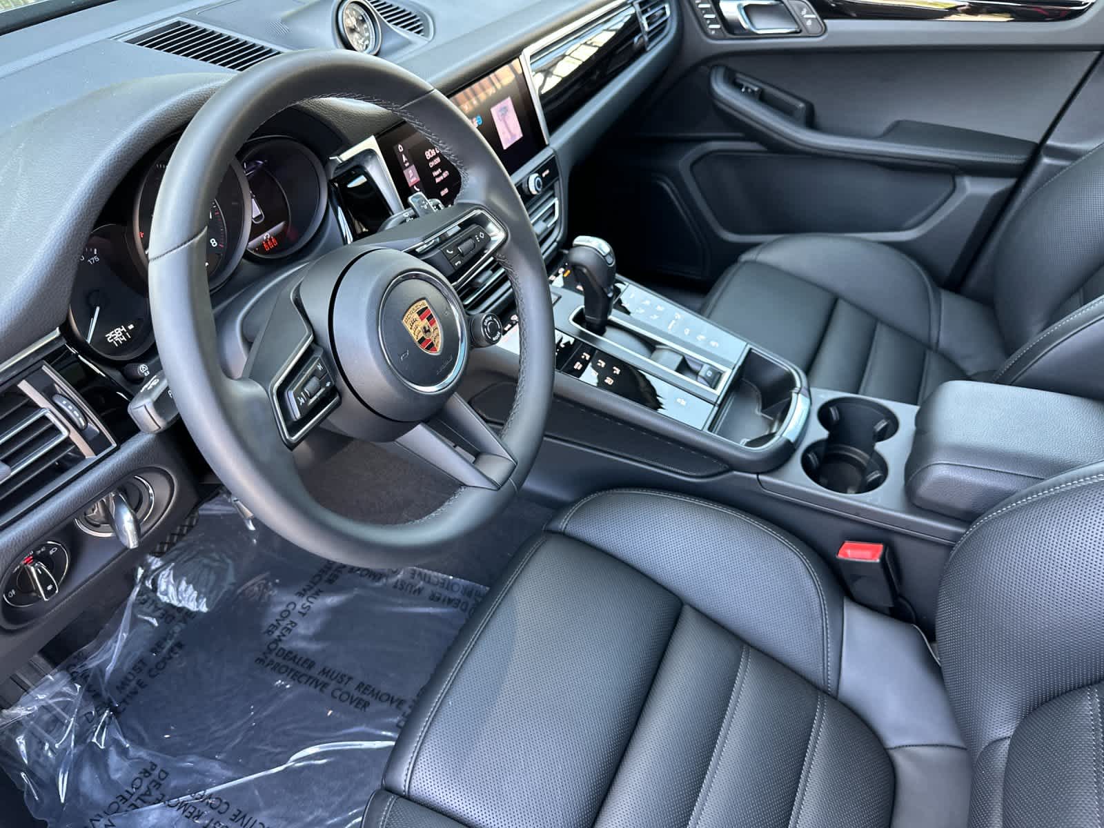 Thumbnail: 2026 Porsche Macan - 3