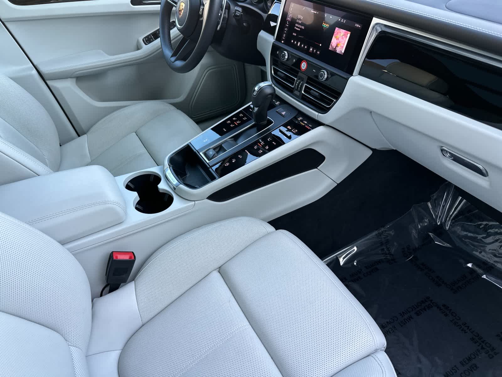 Thumbnail: 2025 Porsche Macan - 17