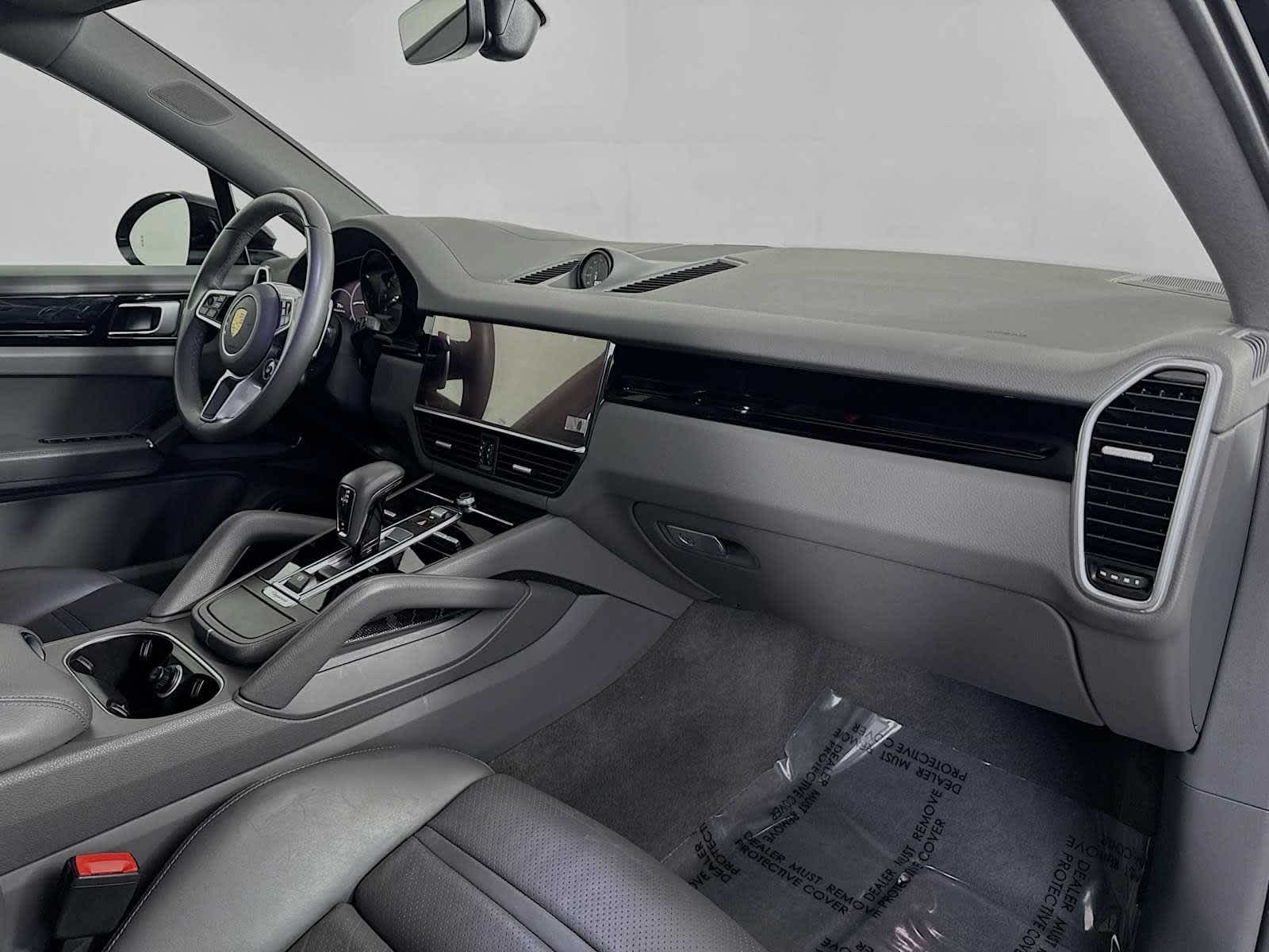 Thumbnail: 2022 Porsche Cayenne - 23