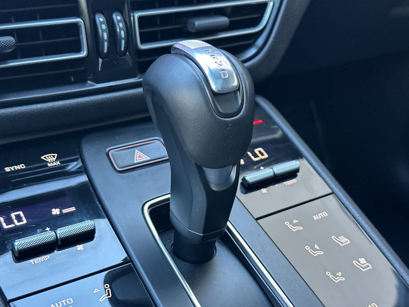 Thumbnail: 2025 Porsche Macan - 24