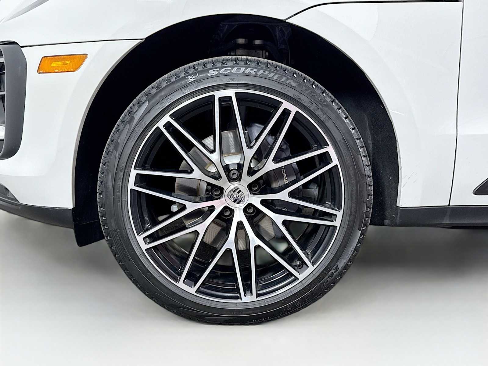 Thumbnail: 2024 Porsche Macan - 26