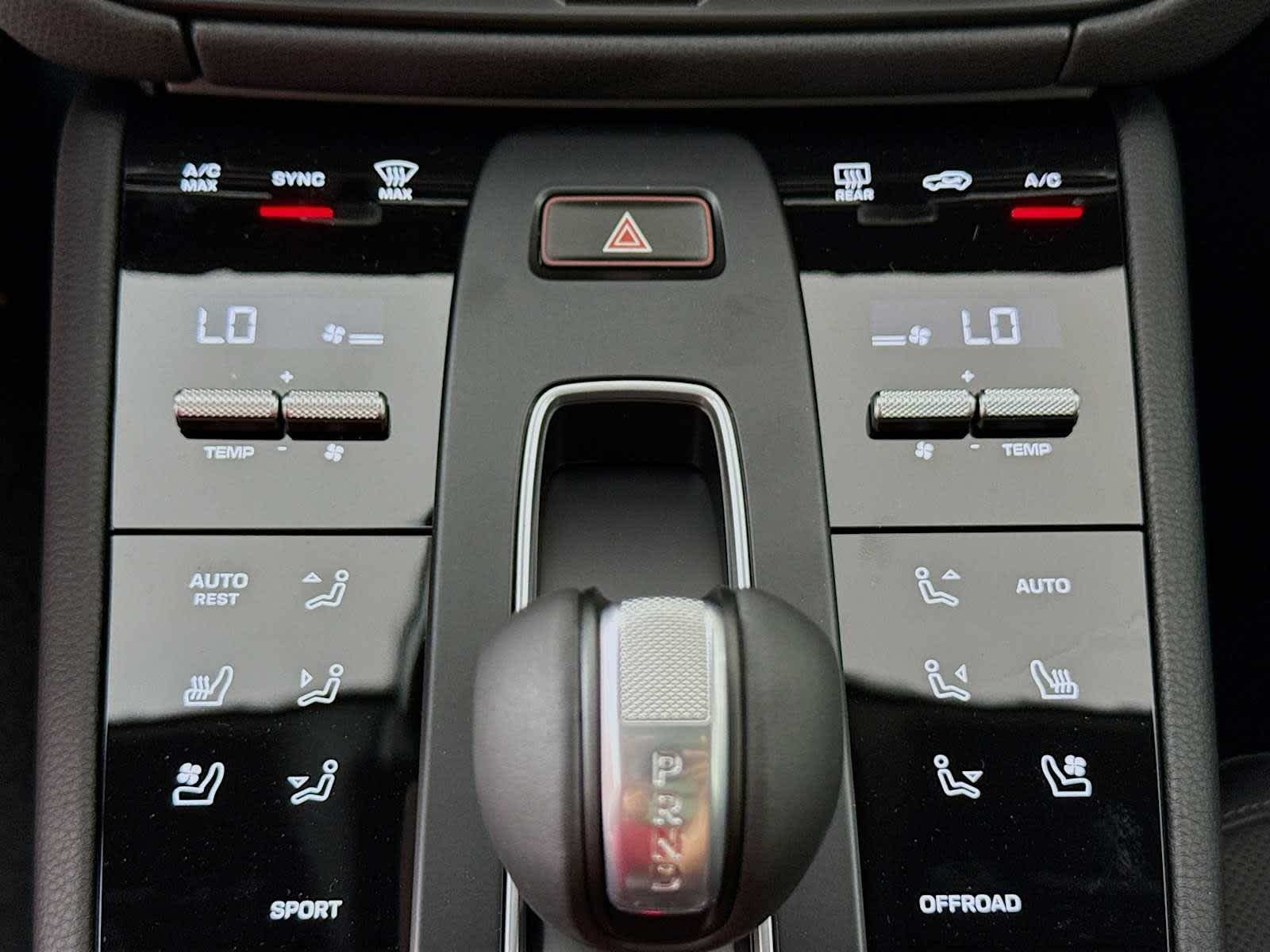 Thumbnail: 2026 Porsche Macan - 13