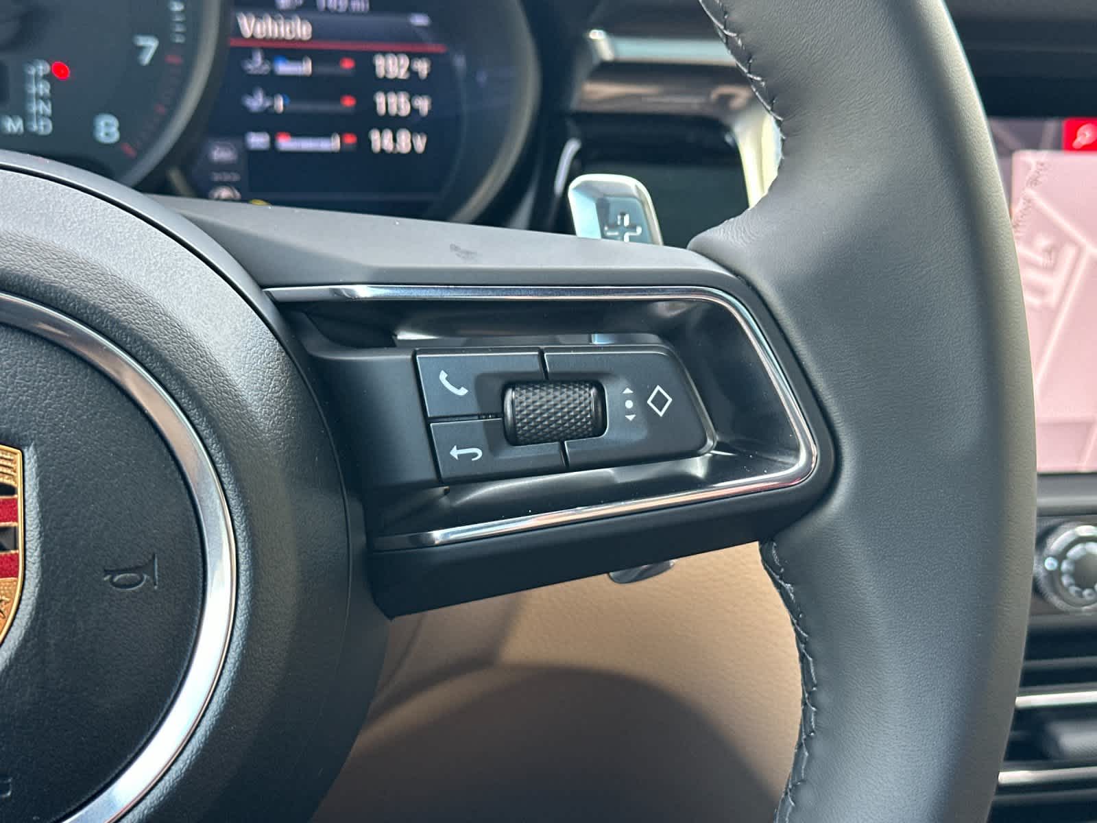 Thumbnail: 2026 Porsche Macan - 27