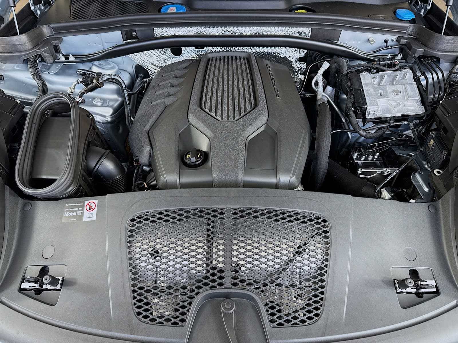 Thumbnail: 2026 Porsche Macan - 23