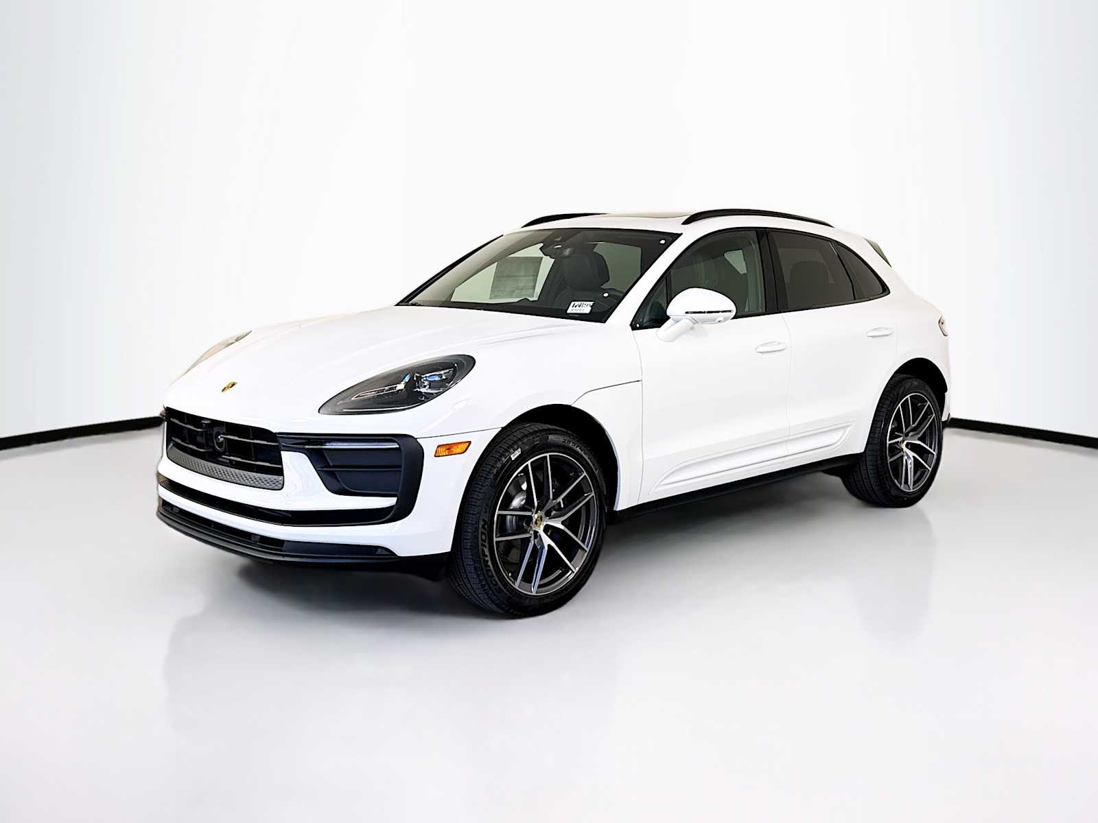 Thumbnail: 2026 Porsche Macan - 1