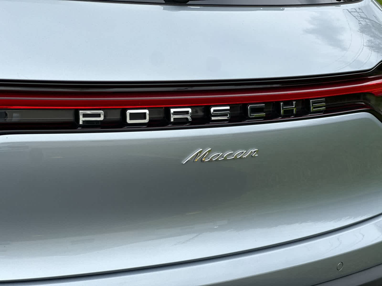 Thumbnail: 2025 Porsche Macan - 32