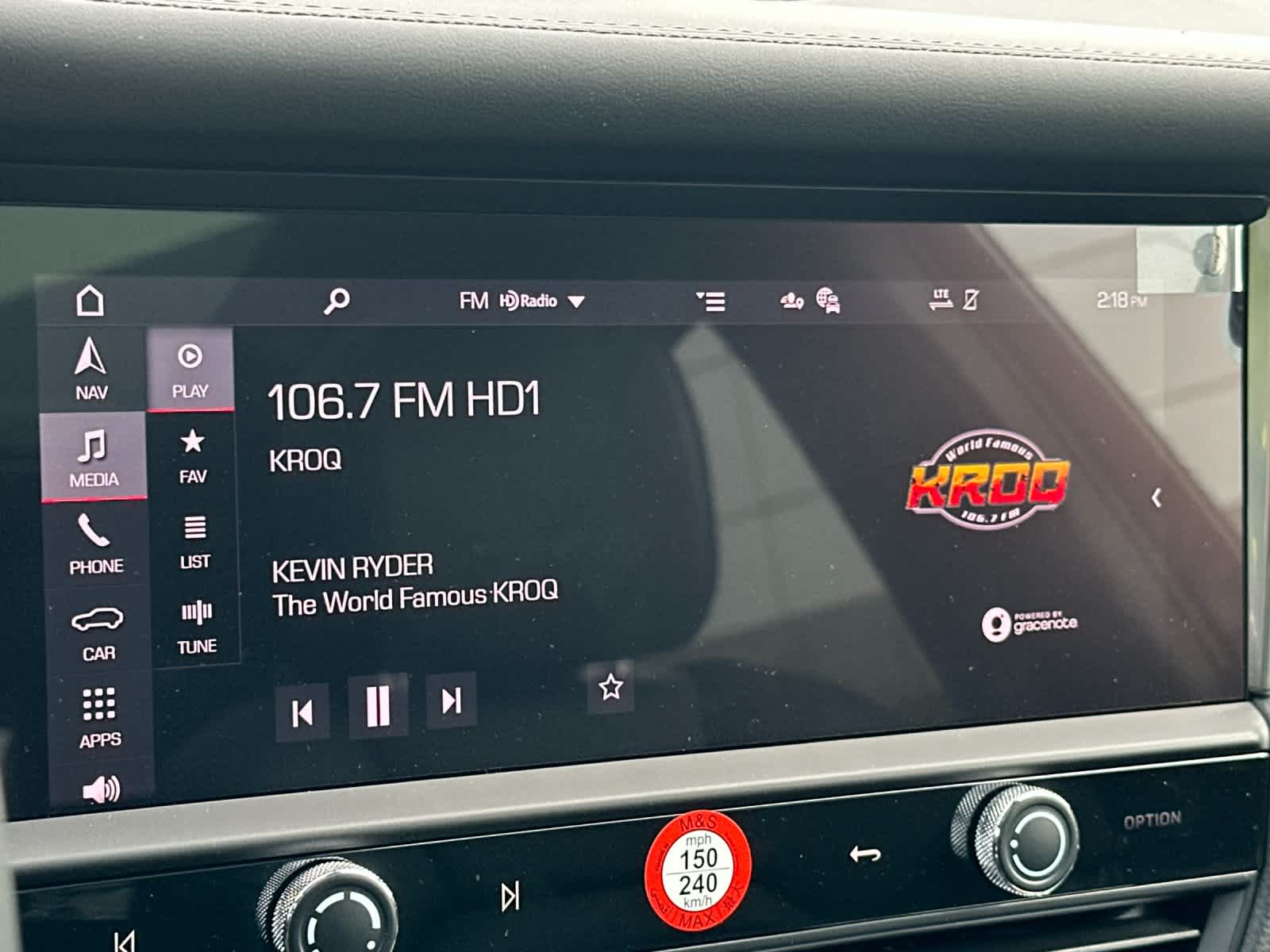 Thumbnail: 2026 Porsche Macan - 21