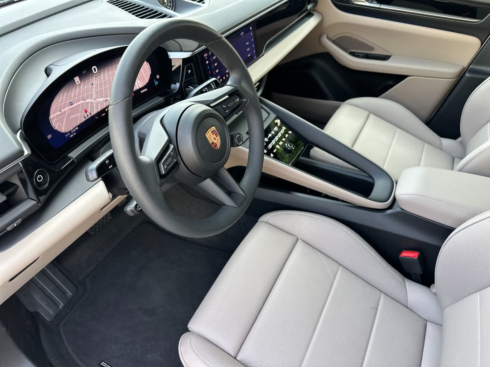 Thumbnail: 2025 Porsche Macan - 4