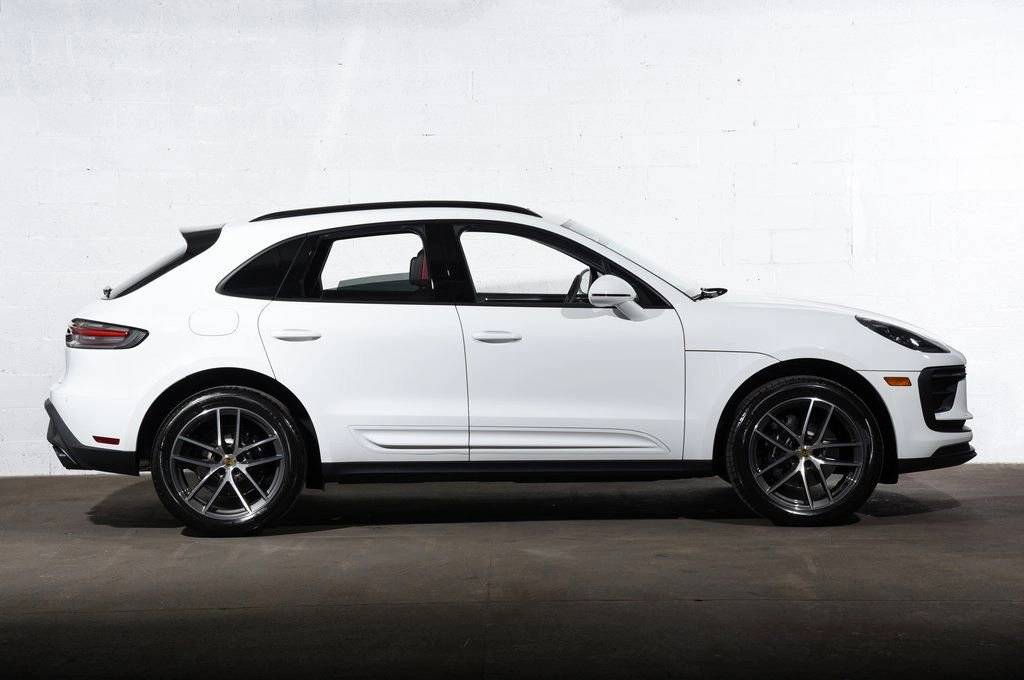 2025 Porsche Macan - Photo 8