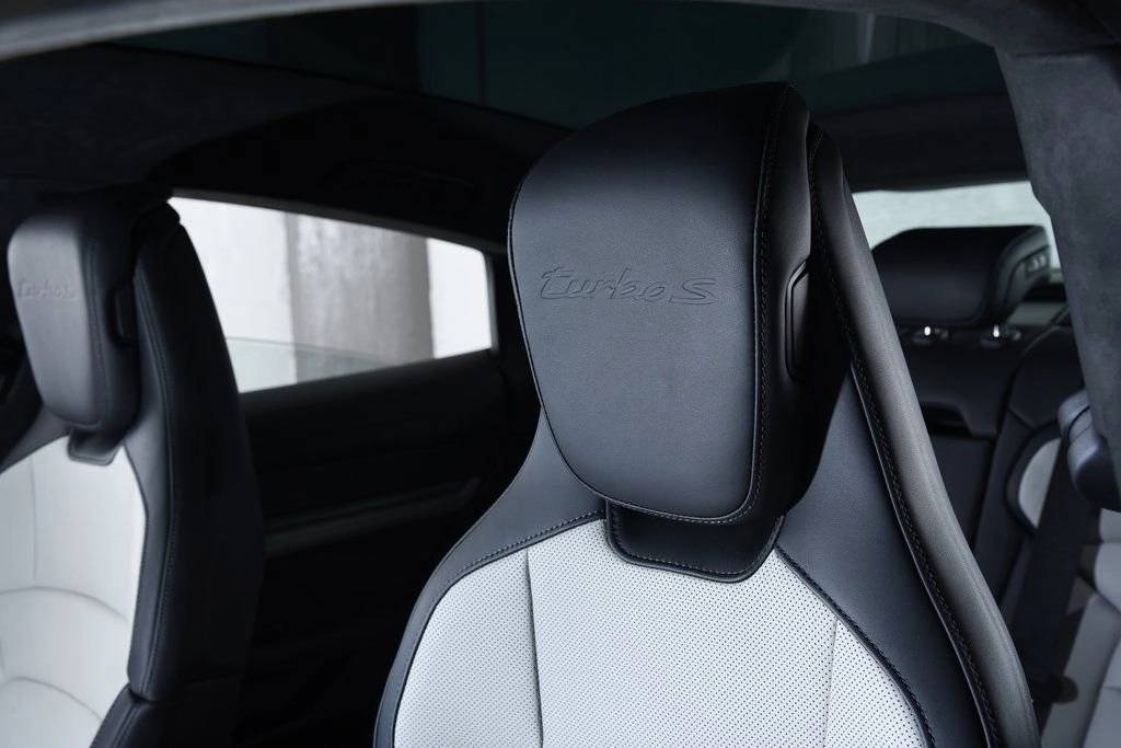 2026 Porsche Taycan Turbo S - Photo 32
