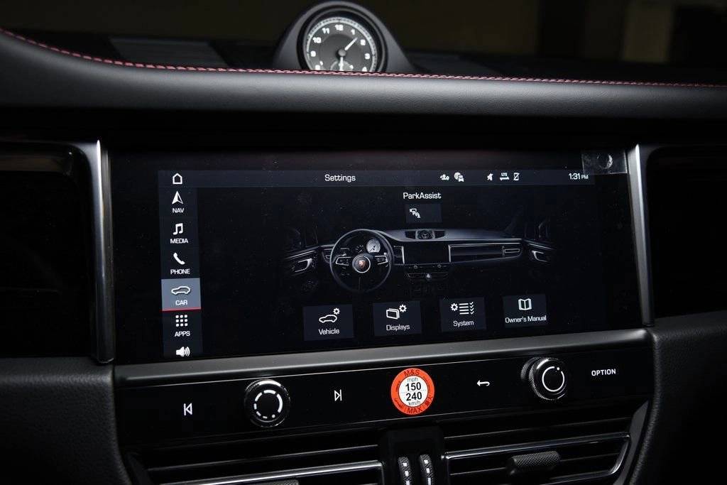 2025 Porsche Macan - Photo 22