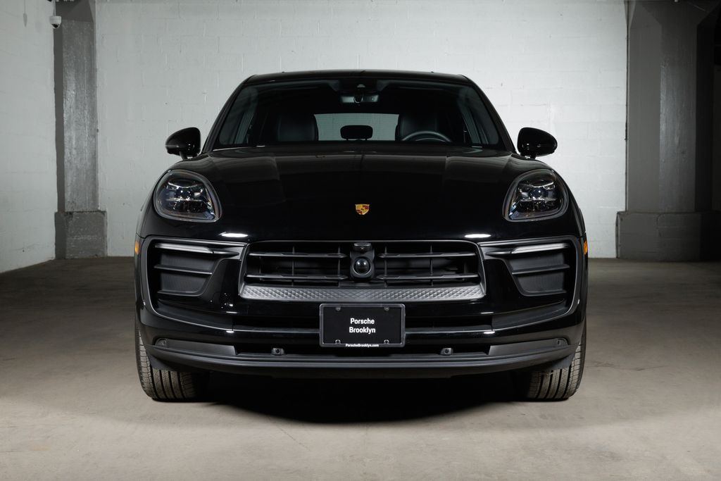2025 Porsche Macan T - Photo 8
