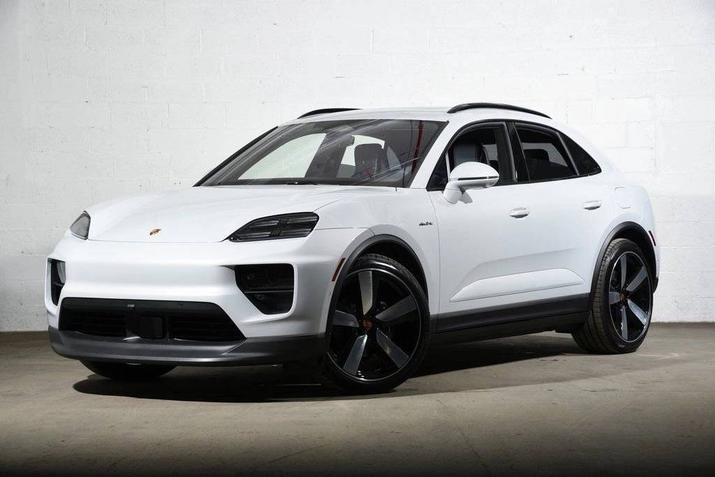 2026 Porsche Macan Base