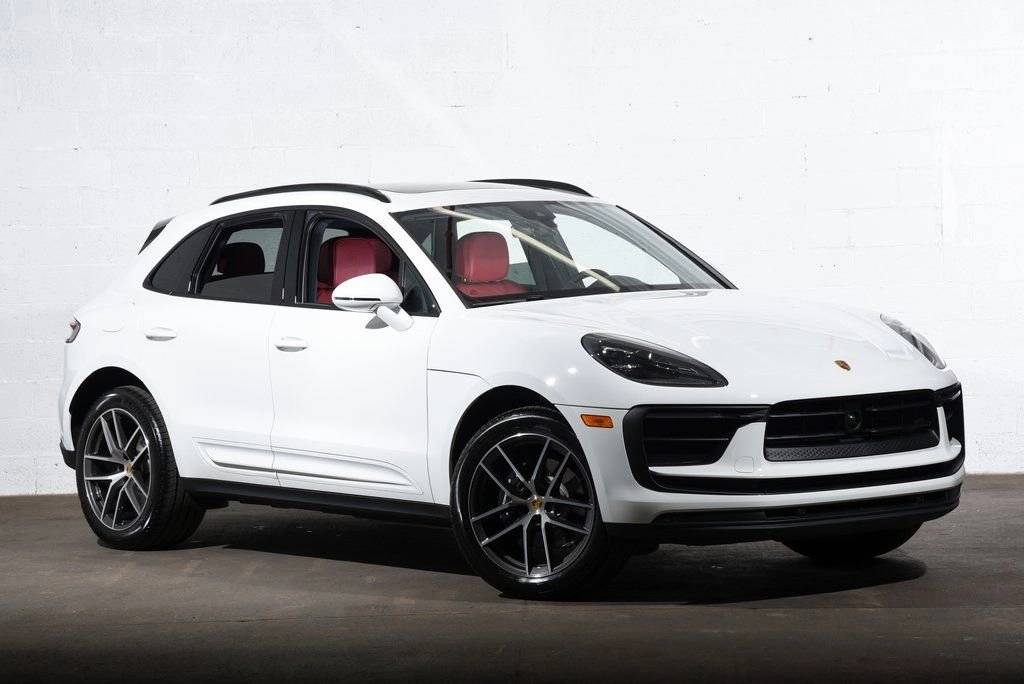 2025 Porsche Macan - Photo 9