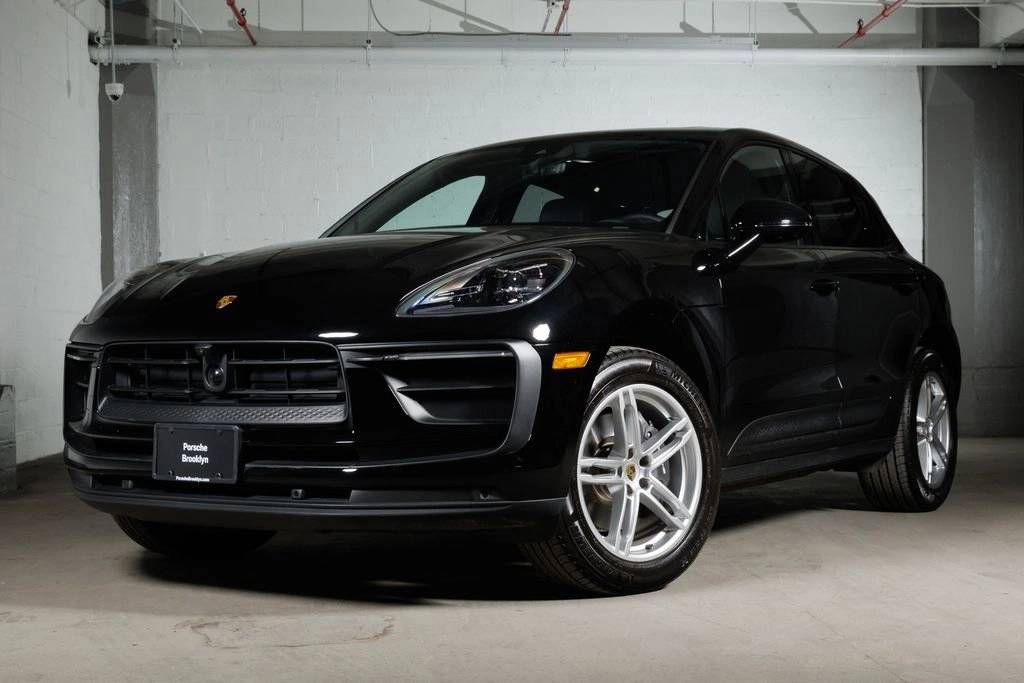 2025 Porsche Macan's photo