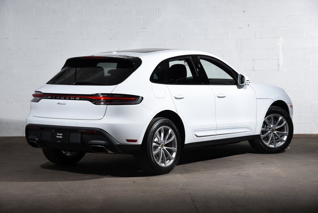 2025 Porsche Macan T - Photo 7