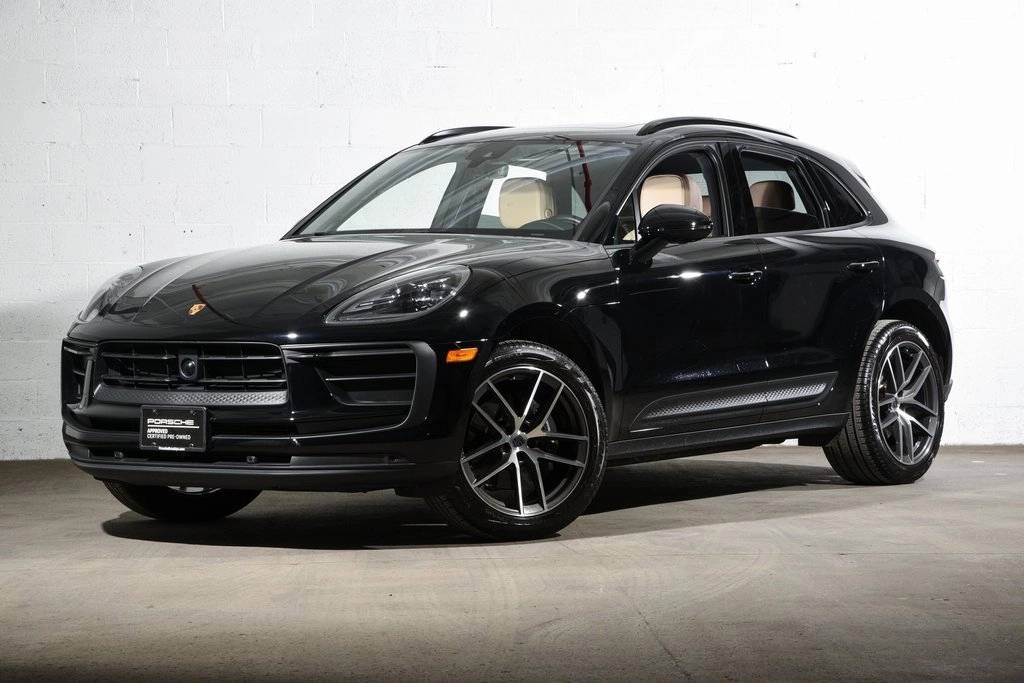 2025 Porsche Macan Base