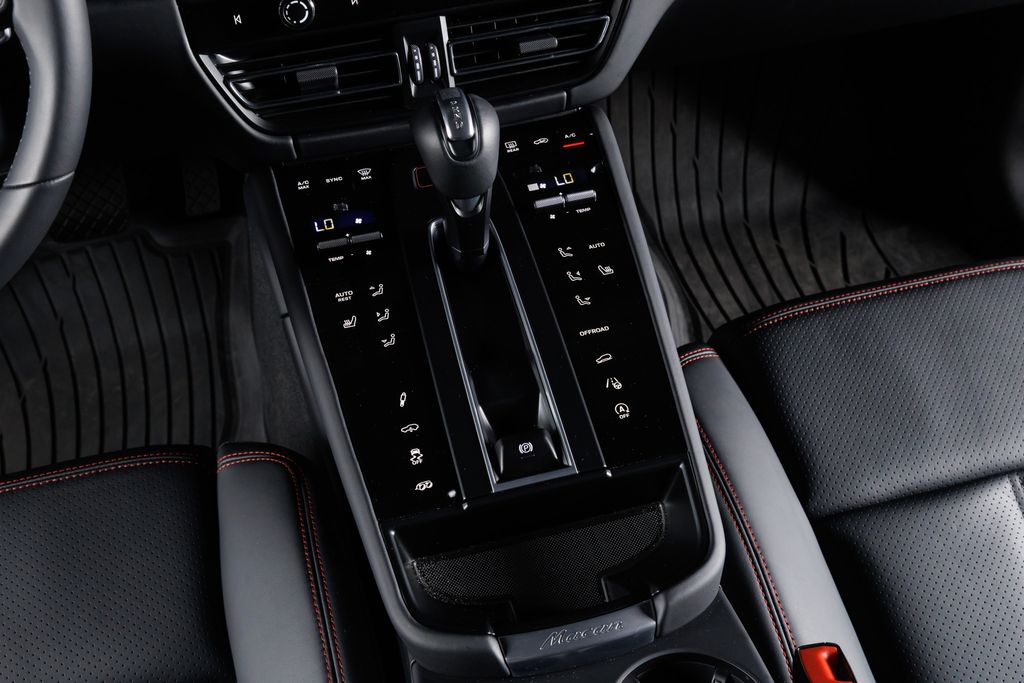 2026 Porsche Macan GTS - Photo 10