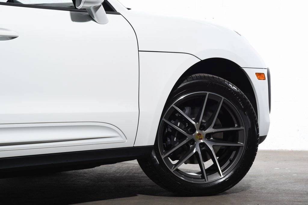 2025 Porsche Macan - Photo 14