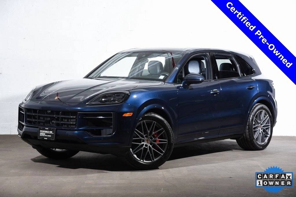 2025 Porsche Cayenne S's photo