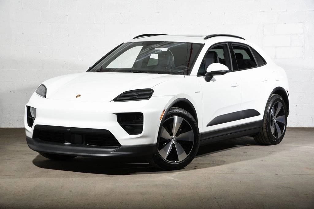 2026 Porsche Macan Base
