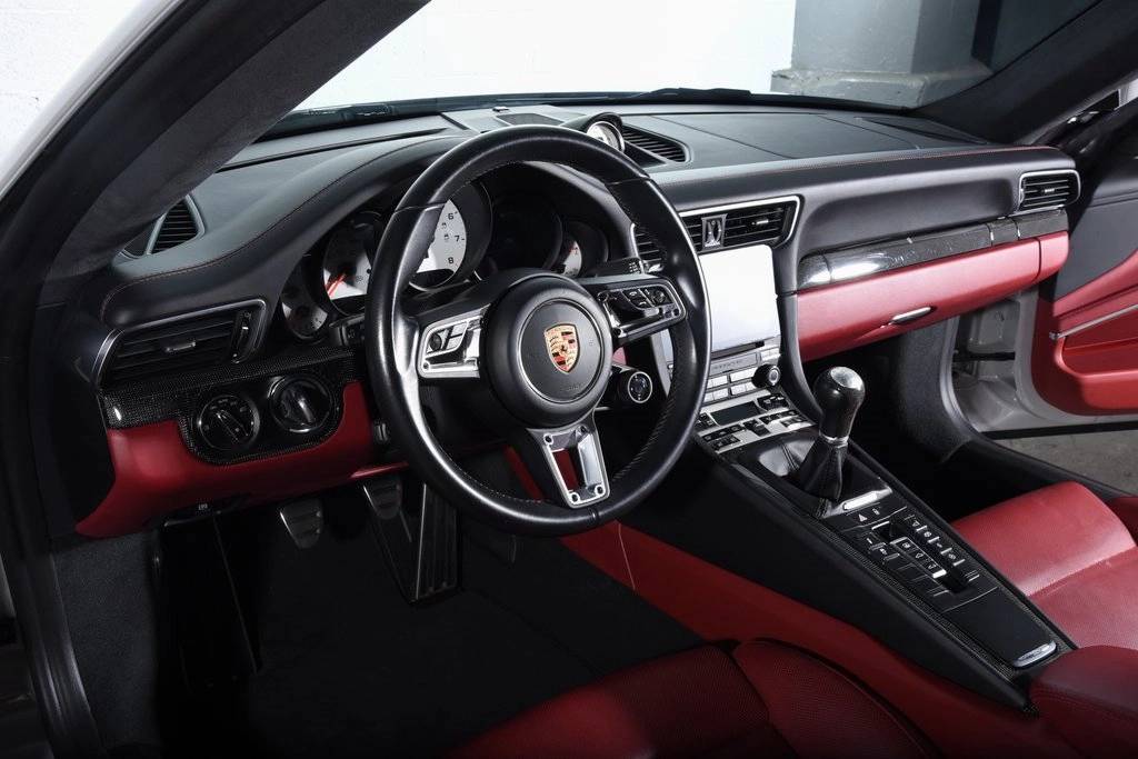 2019 Porsche 911 Coupe photo 4