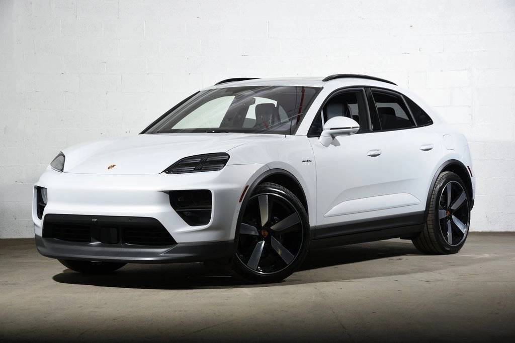 2026 Porsche Macan Base