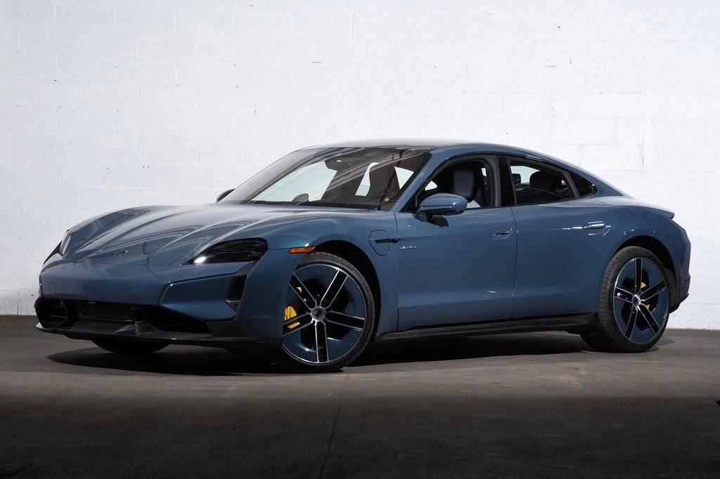 2026 Porsche Taycan Turbo S's photo