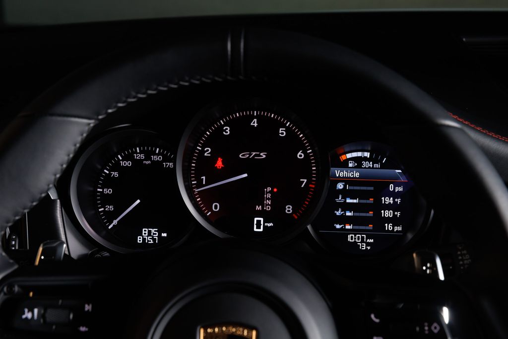 2026 Porsche Macan GTS - Photo 9