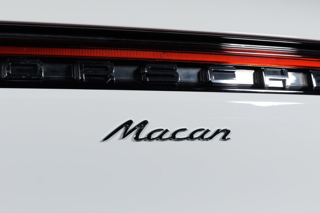 2026 Porsche Macan T - Photo 10