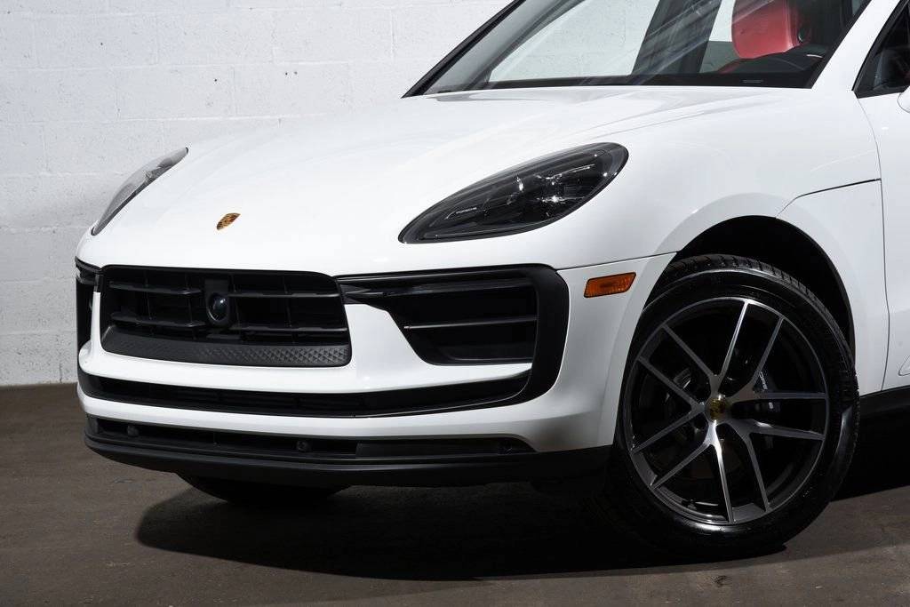 2025 Porsche Macan - Photo 11