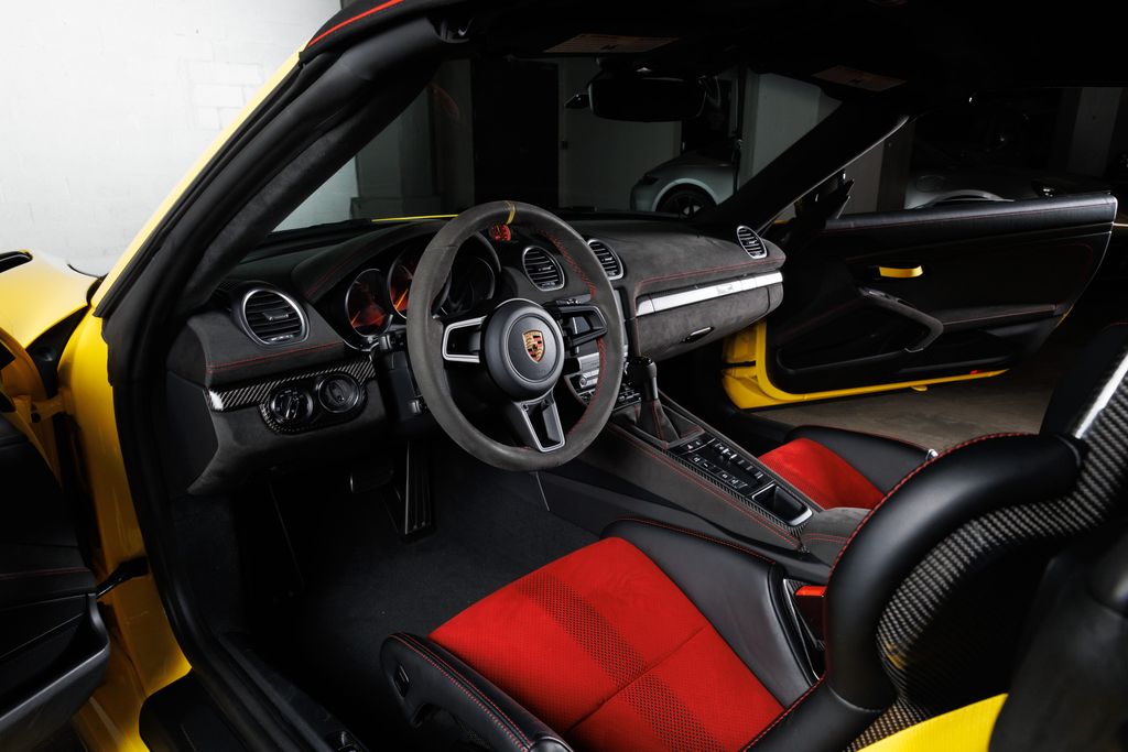 2024 Porsche 718 Spyder RS - Photo 18