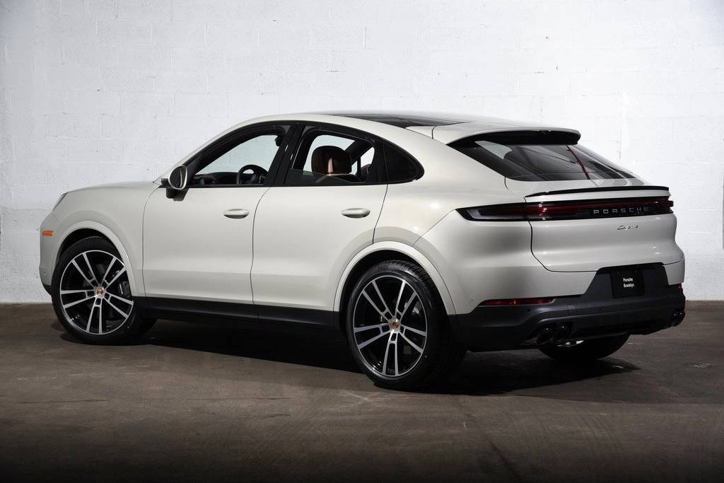 2025 Porsche Cayenne Coupe photo 3