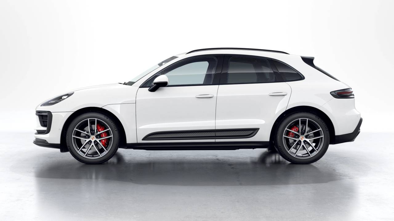 2026 Porsche Macan S photo 2