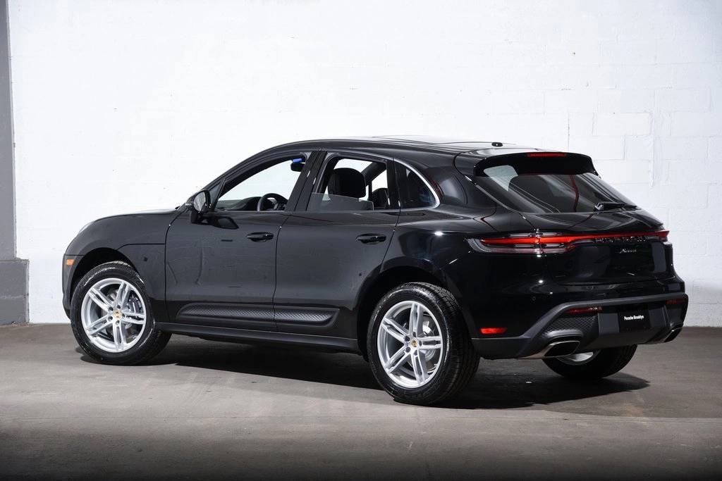 2026 Porsche Macan T photo 3