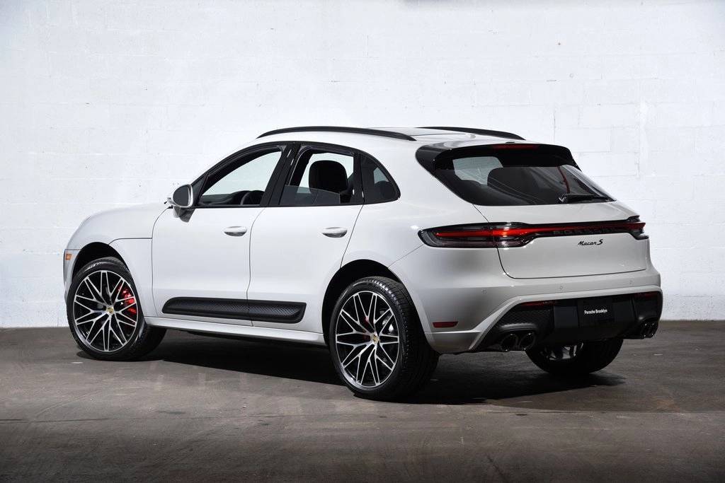 2026 Porsche Macan S photo 3