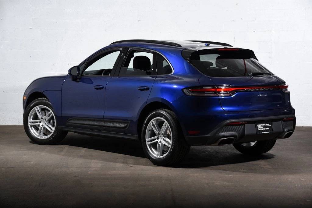2025 Porsche Macan T photo 3