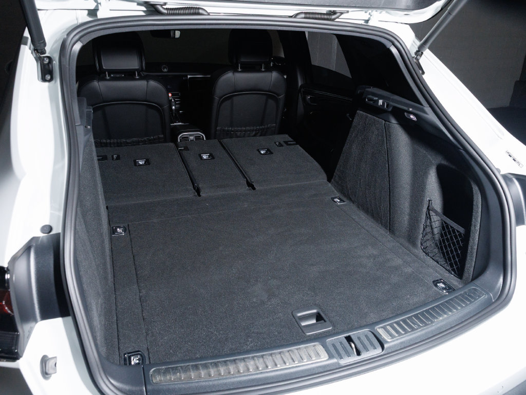 2026 Porsche Macan T - Photo 38