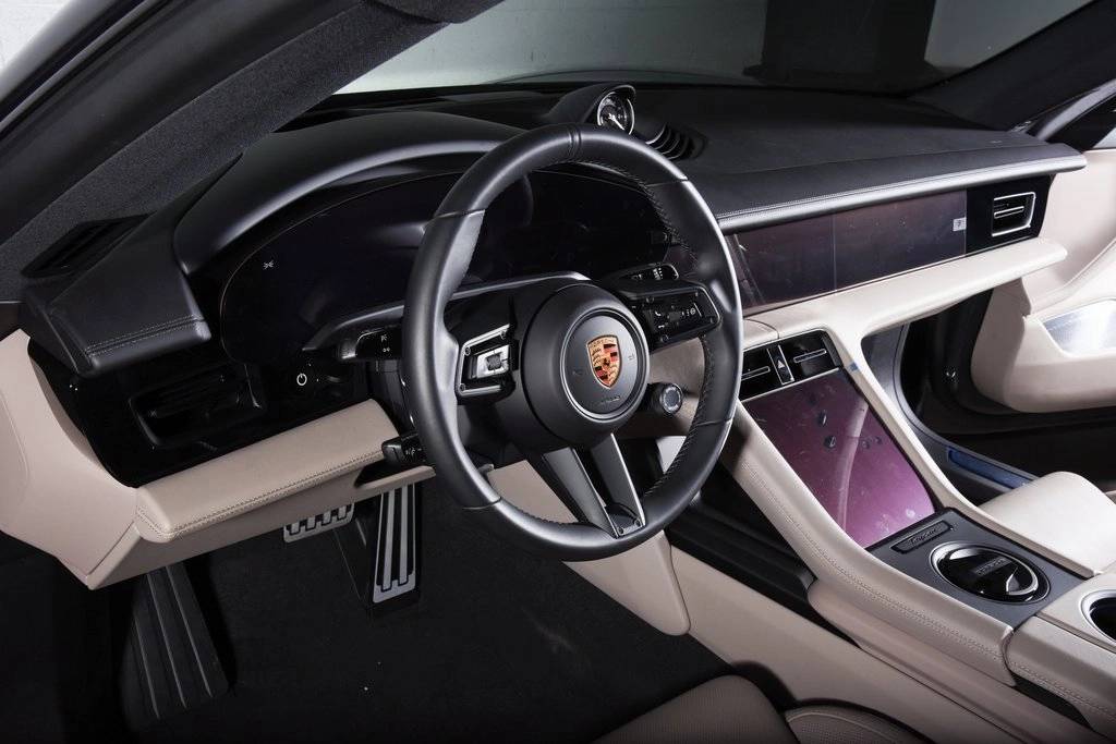 2024 Porsche Taycan 4S photo 4