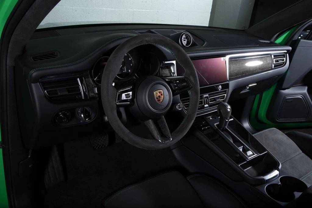 2026 Porsche Macan GTS photo 3