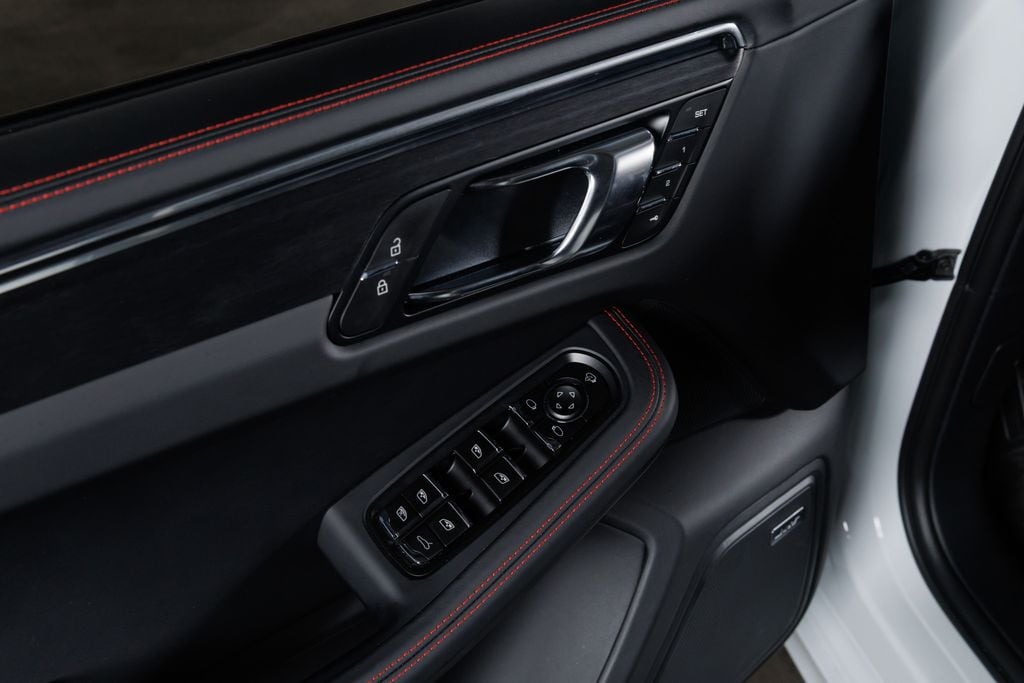 2026 Porsche Macan GTS - Photo 7