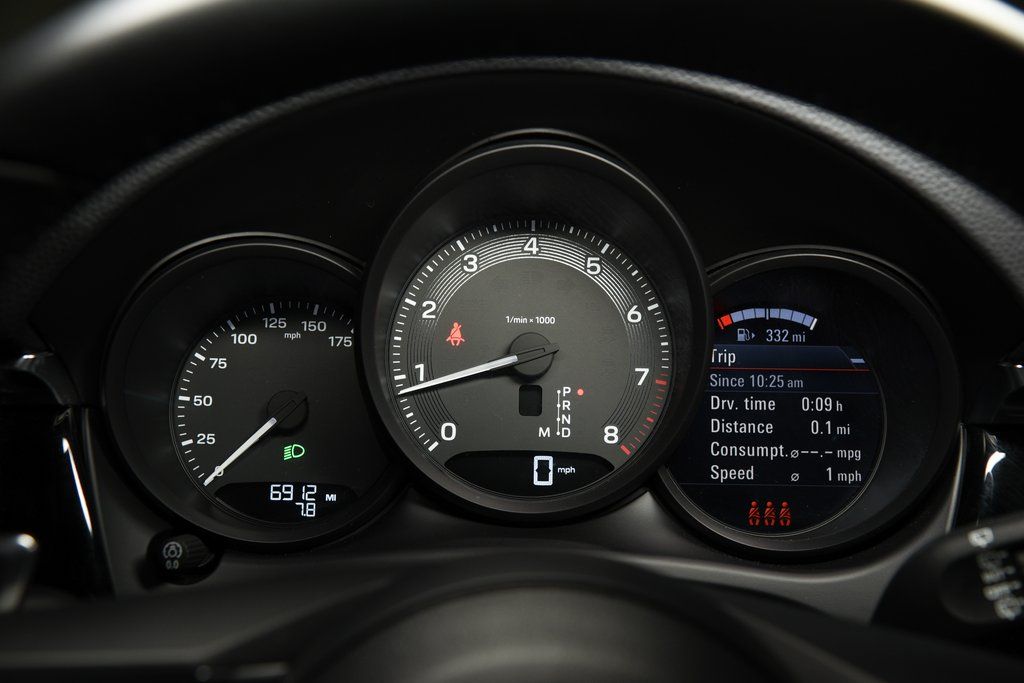 2025 Porsche Macan T - Photo 25
